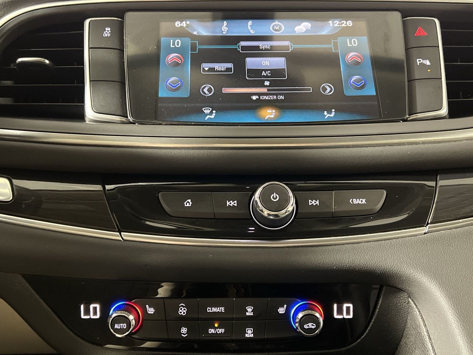 Used 2018 Buick Enclave Essence FWD image 20
