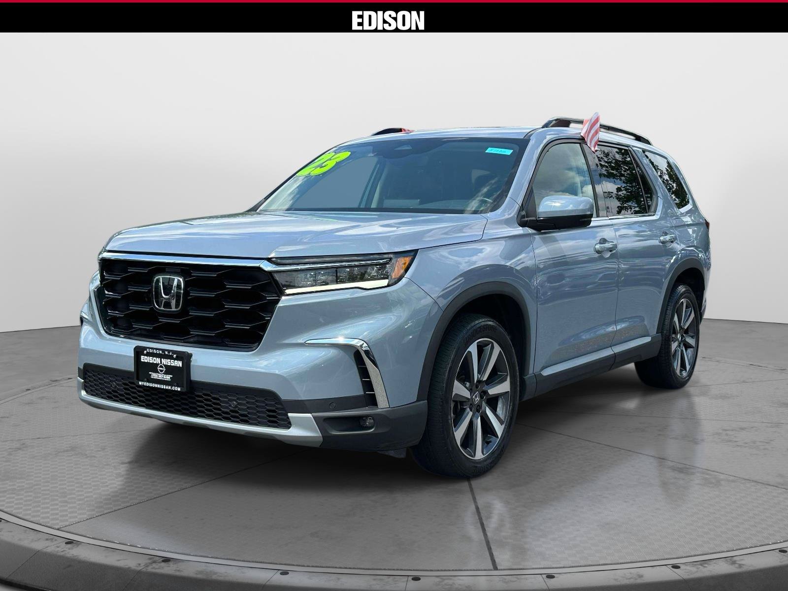 Used 2023 Honda Pilot Touring image 2
