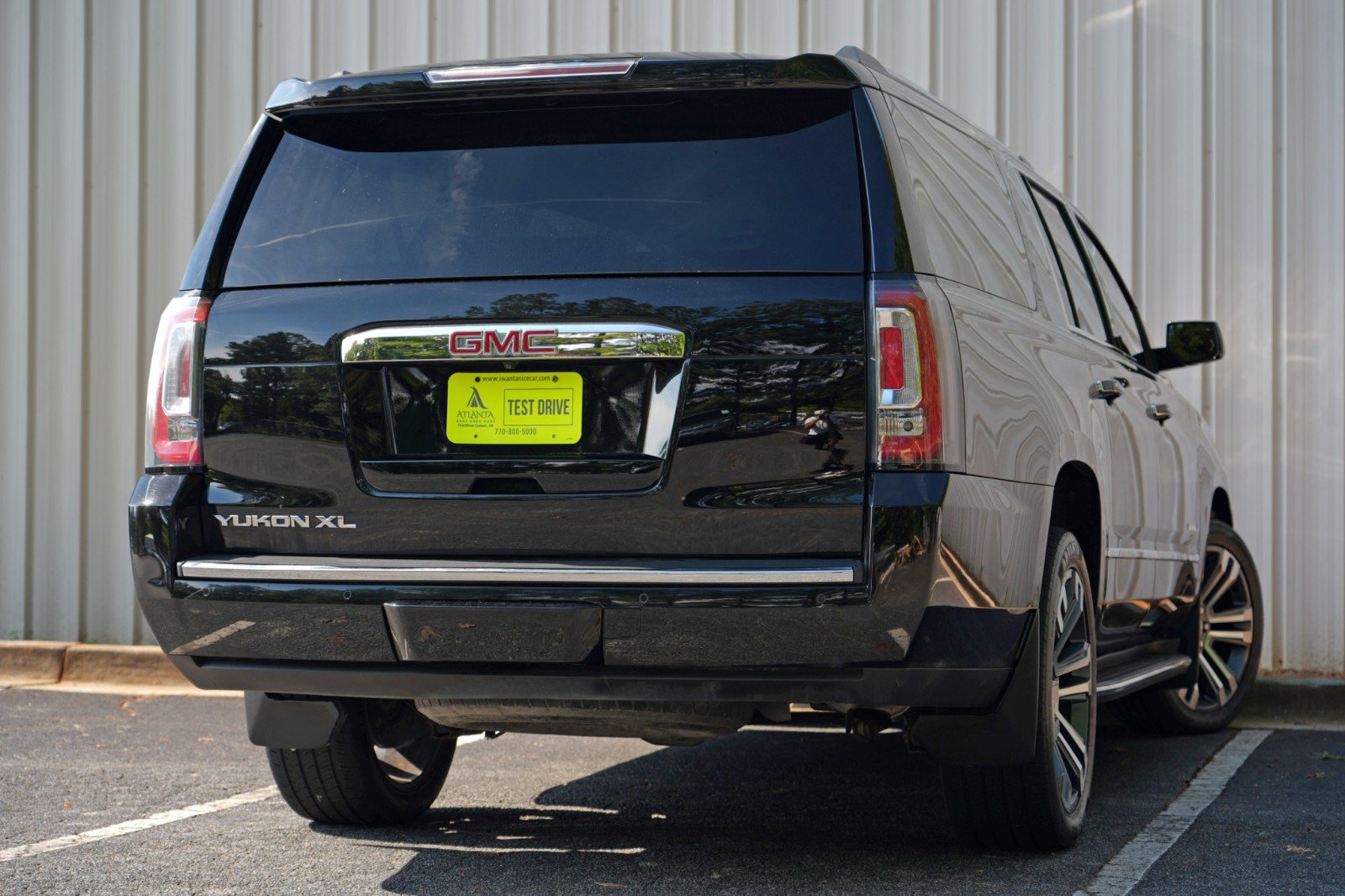 Used 2018 GMC Yukon XL Denali w/ Open Road Package AWD/4WD image 4