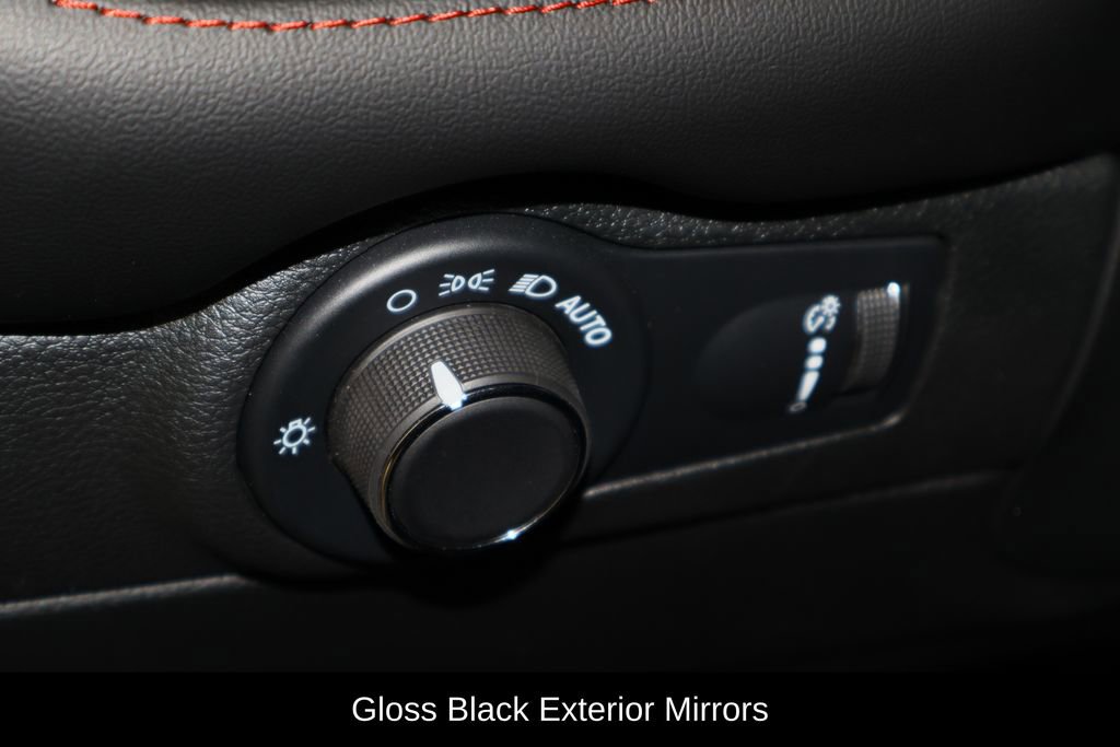 Used 2025 Dodge Durango GT image 24