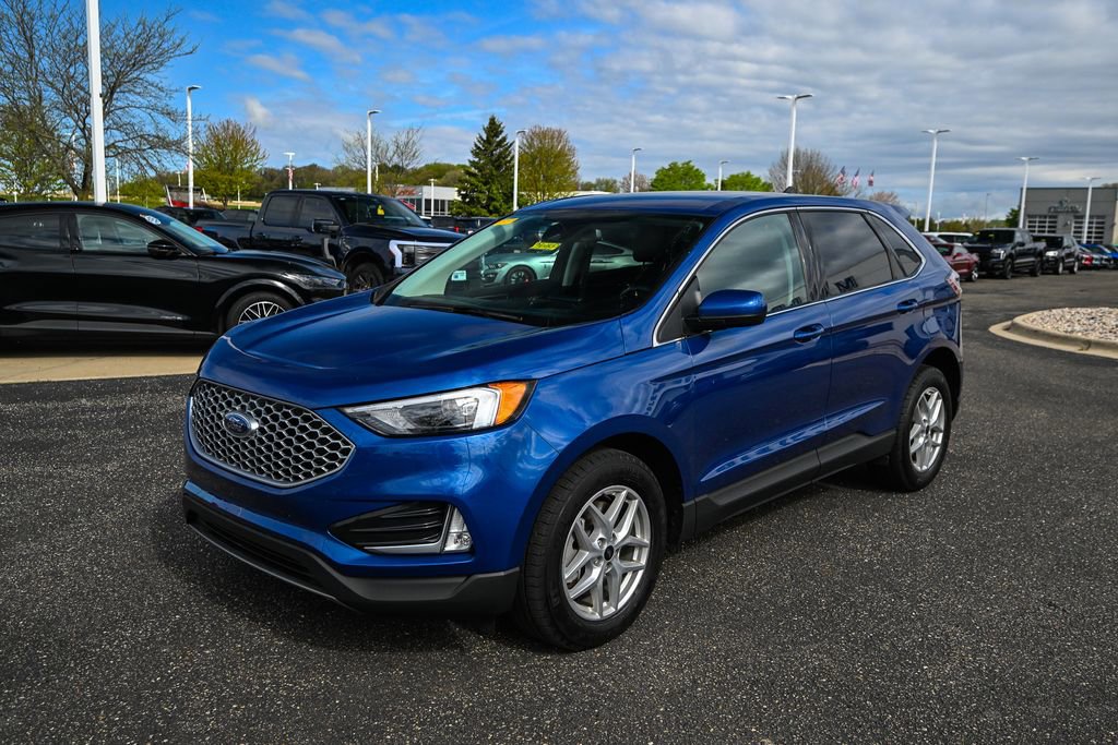 Certified 2024 Ford Edge SEL w/ Convenience Package AWD/4WD image 9