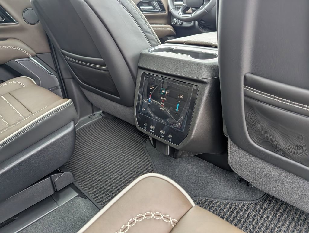 New 2026 GMC Yukon Denali Ultimate AWD/4WD image 31