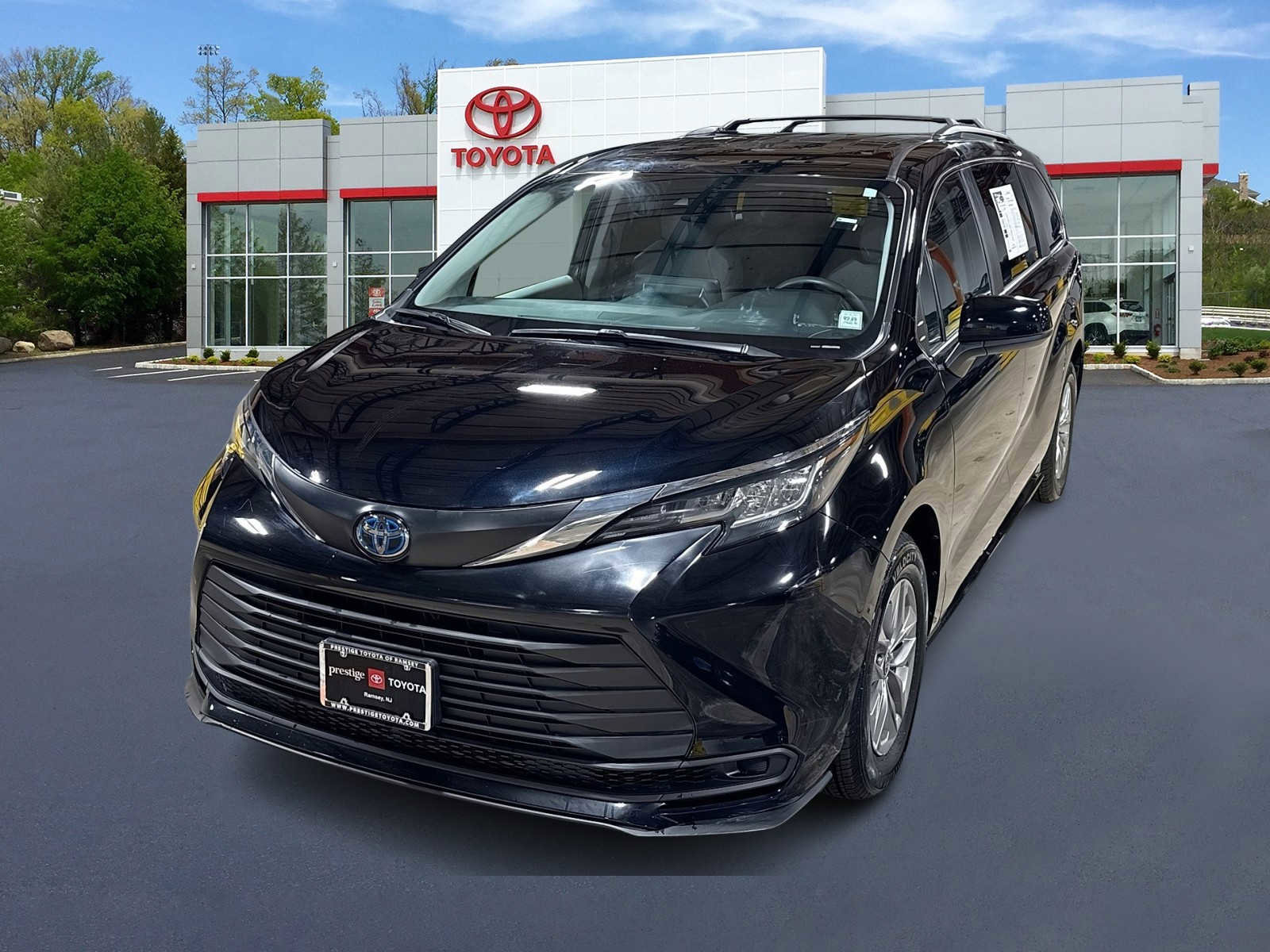 Used 2022 Toyota Sienna LE
