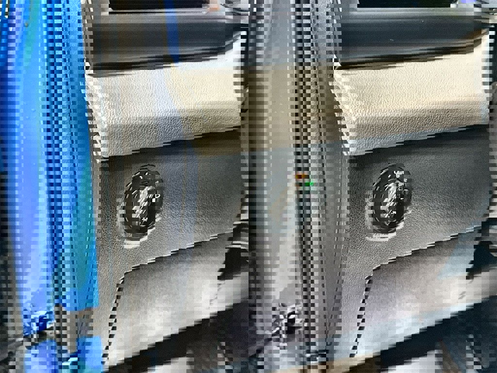 Used 2022 Volkswagen Taos SE image 16