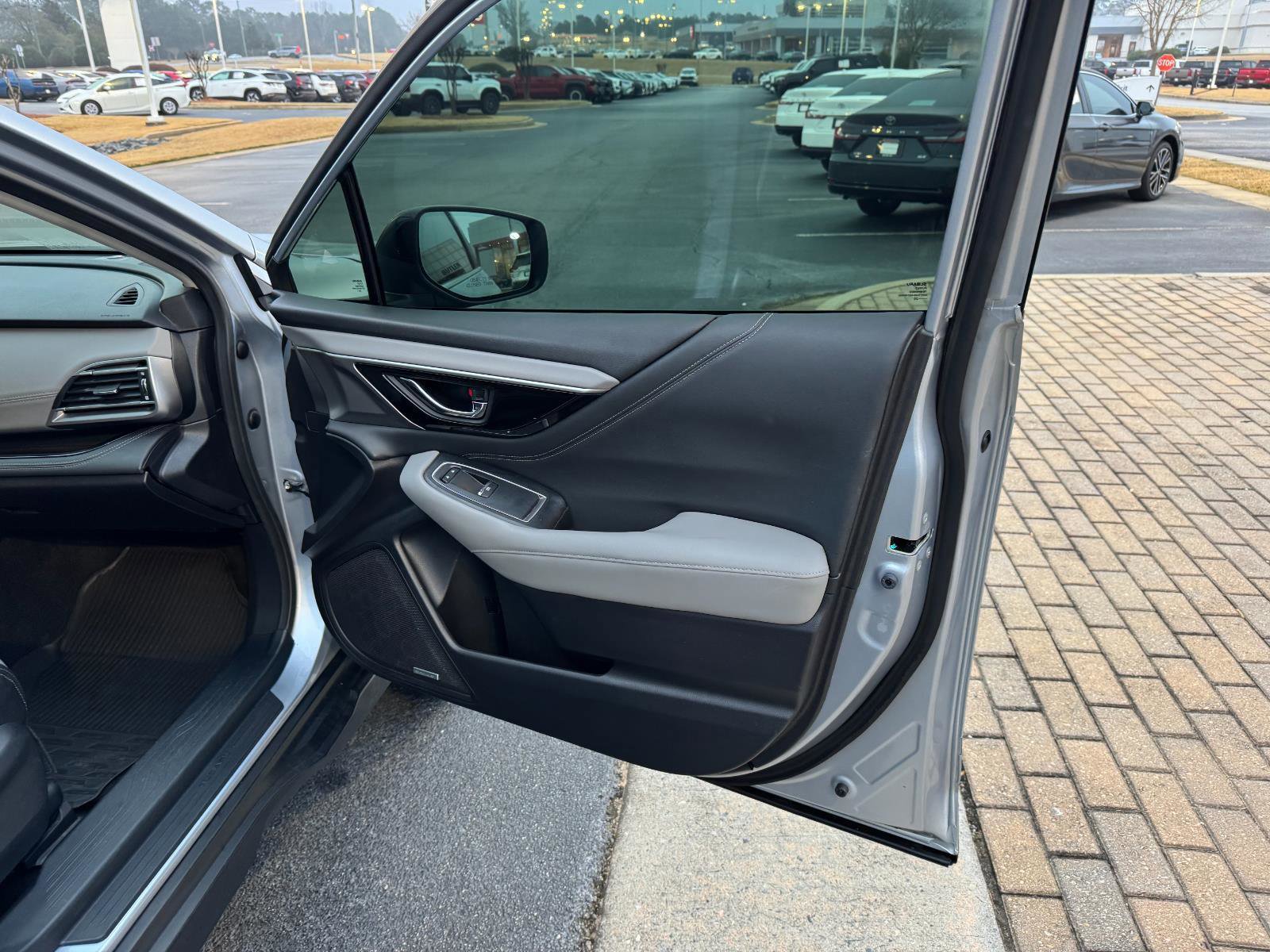 Used 2020 Subaru Outback Limited w/ Popular Package #2 image 9