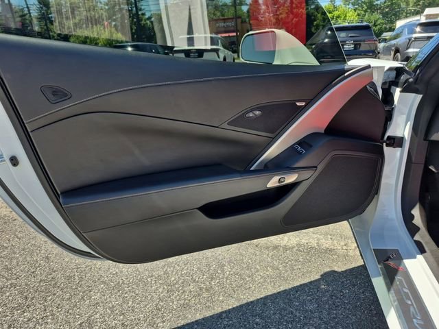 Used 2015 Chevrolet Corvette Stingray Coupe RWD image 11