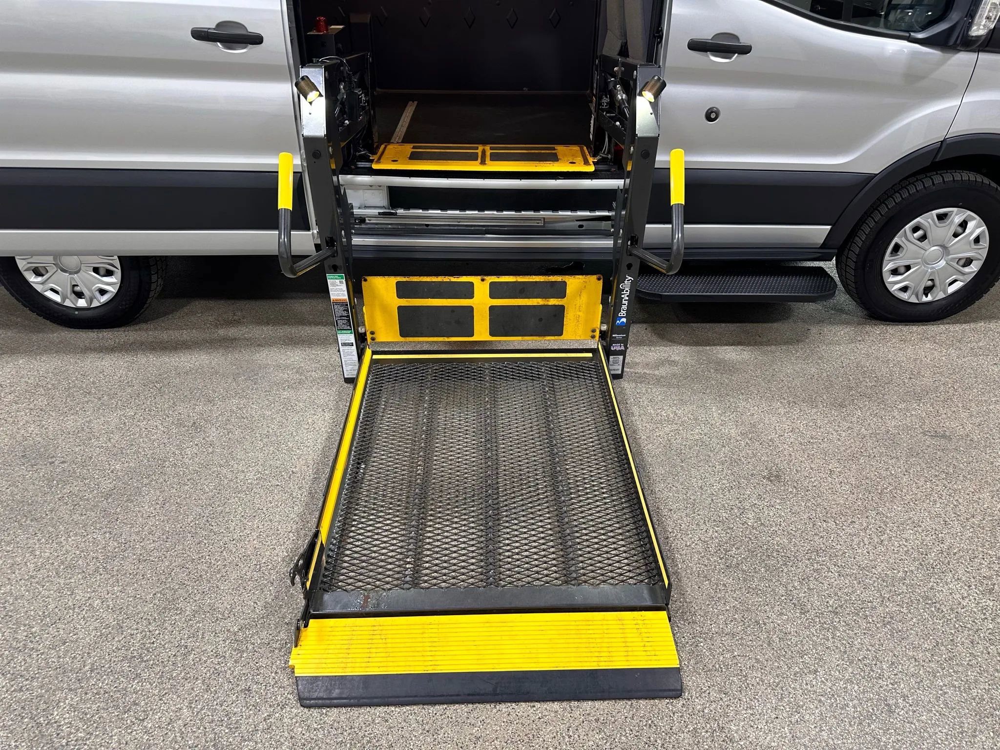 Used 2015 Ford Transit 350 148 Medium Roof image 30