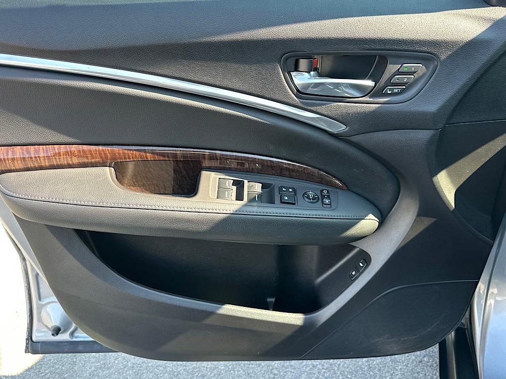 Used 2017 Acura MDX SH-AWD w/ Technology Package image 17