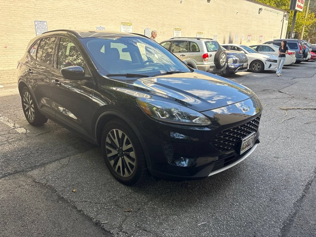 Used 2020 Ford Escape SE Sport FWD image 1