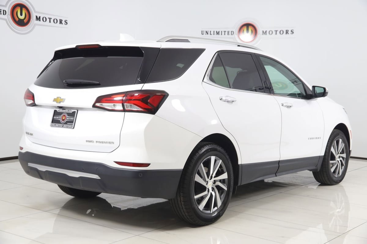 Used 2024 Chevrolet Equinox Premier AWD/4WD image 3