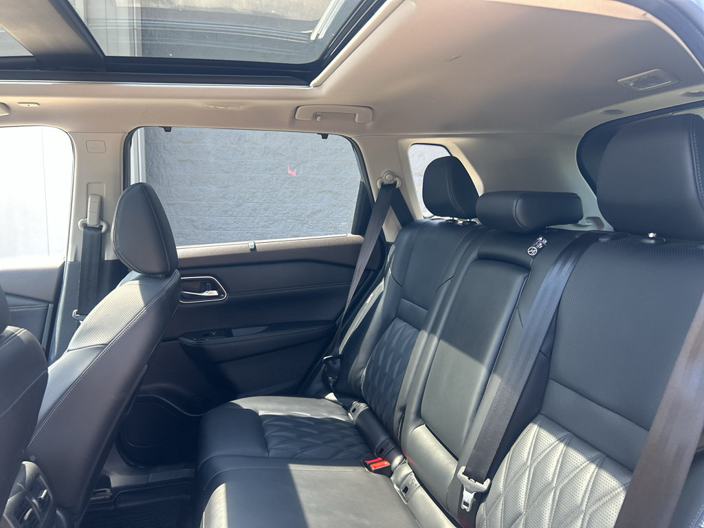 Certified 2023 Nissan Rogue Platinum w/ Platinum Premium Package AWD/4WD image 12