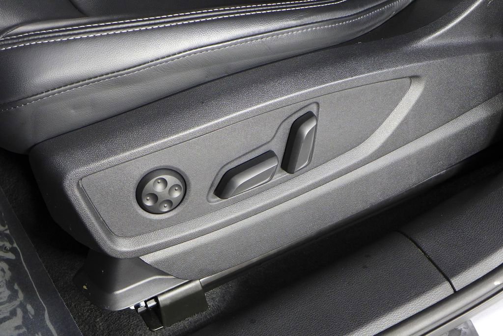 Used 2023 Audi Q5 2.0T Premium w/ Convenience Package image 22