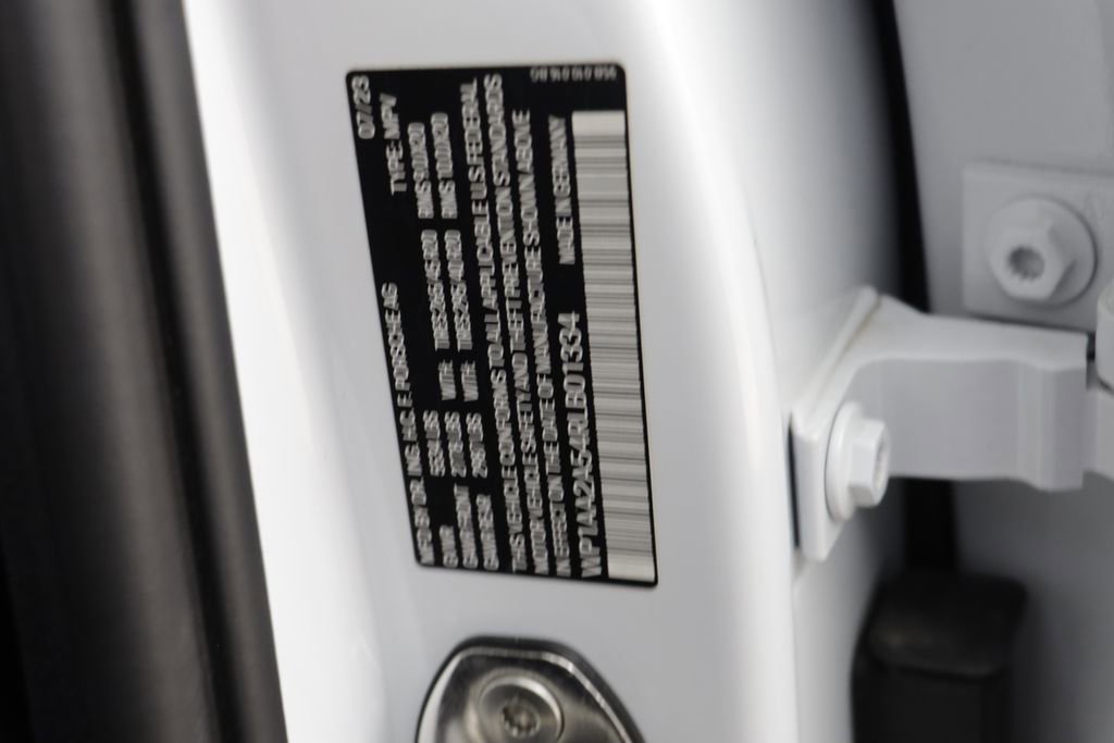 Used 2024 Porsche Macan AWD/4WD image 23