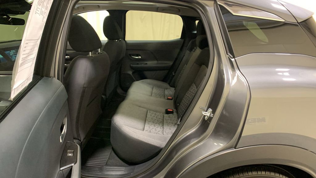Used 2025 Nissan Kicks SV w/ SV Premium Package image 21