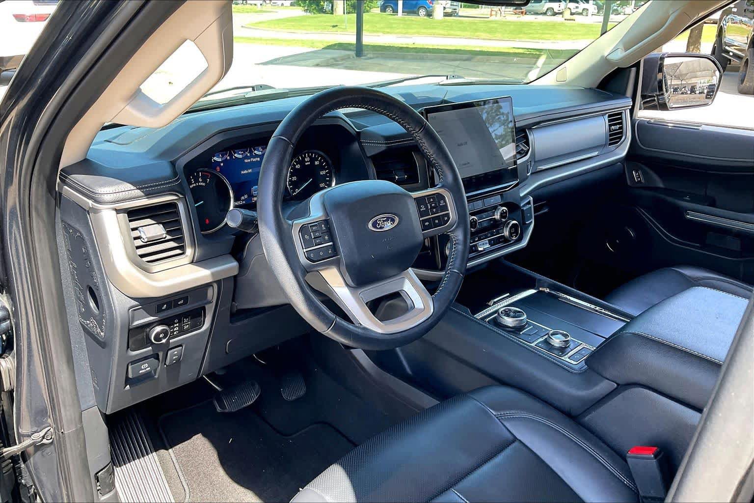Used 2024 Ford Expedition XLT AWD/4WD image 17