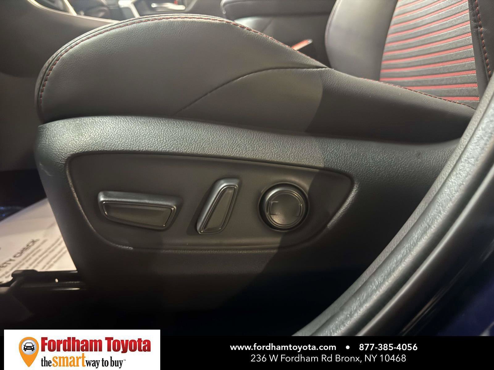 Used 2025 Toyota RAV4 XSE w/ Weather Package AWD/4WD image 17