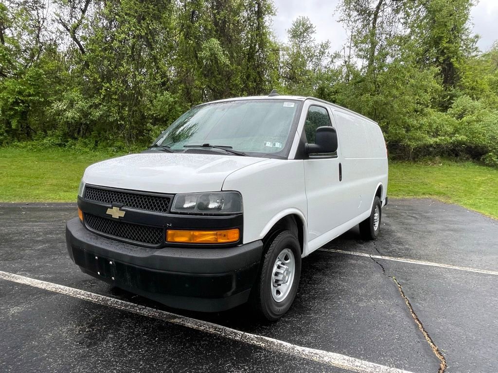 Certified 2021 Chevrolet Express 3500 w/ Driver Convenience Package RWD image 7