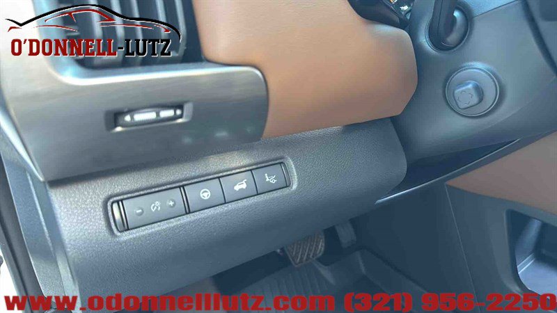 Used 2025 Nissan Pathfinder Platinum image 19
