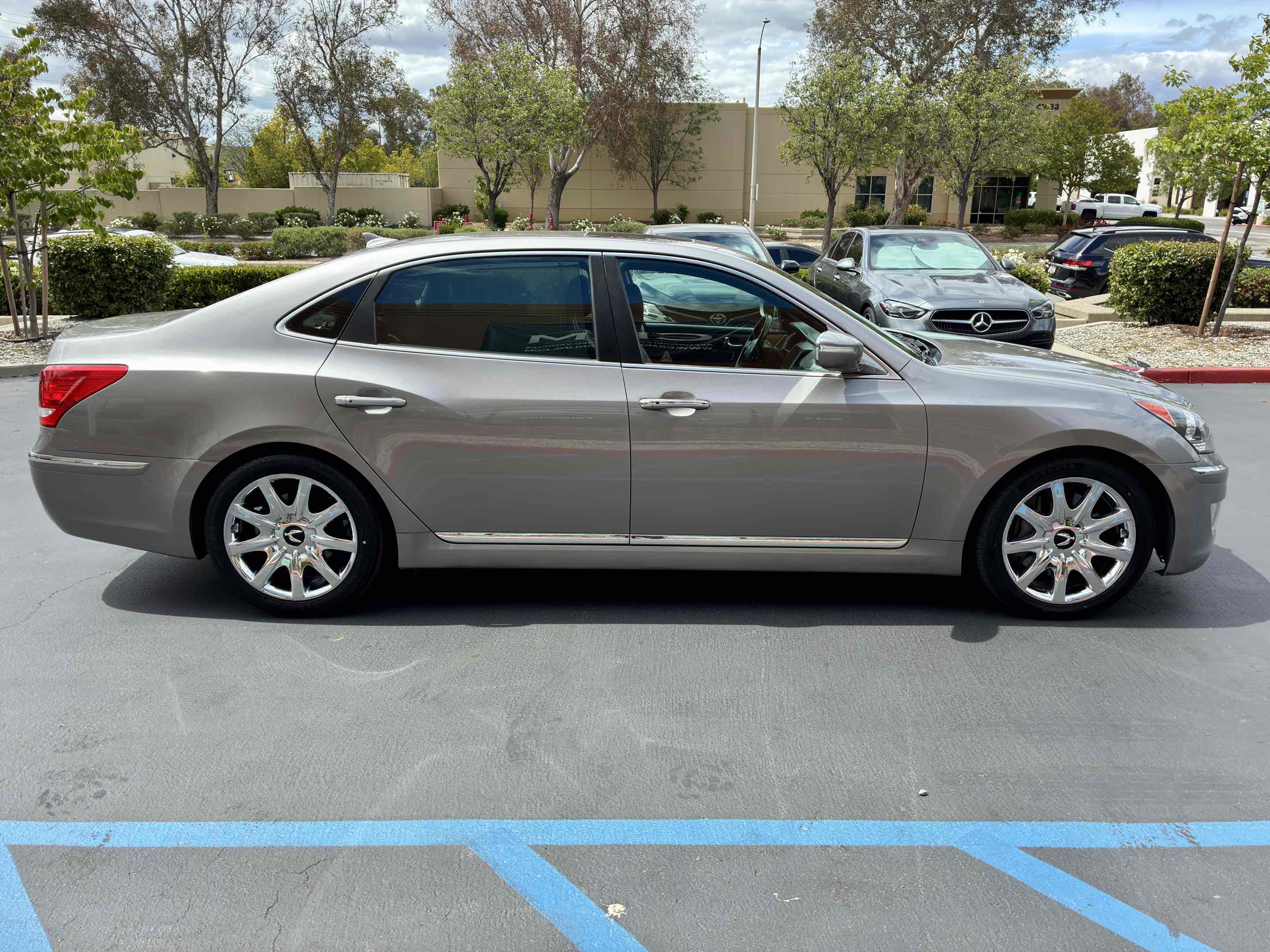 Used 2012 Hyundai Equus Ultimate RWD image 7