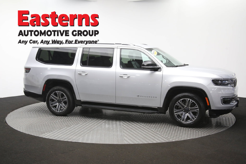Used 2024 Jeep Wagoneer L Series II w/ Flexible Seating Group AWD/4WD image 54