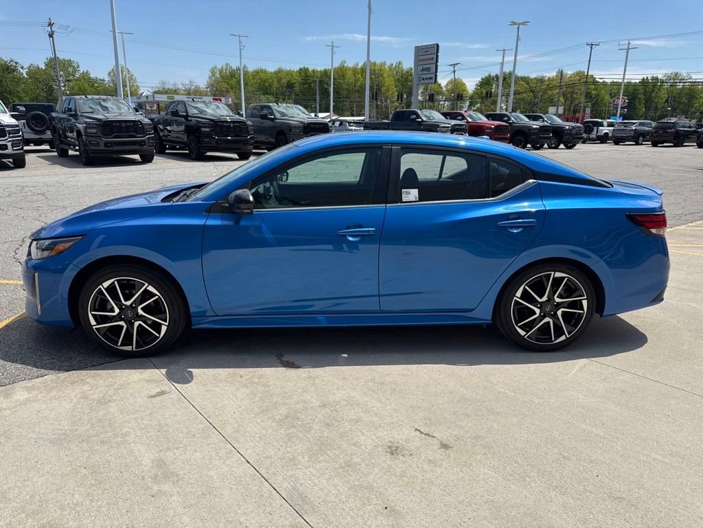 Used 2025 Nissan Sentra SR FWD image 11