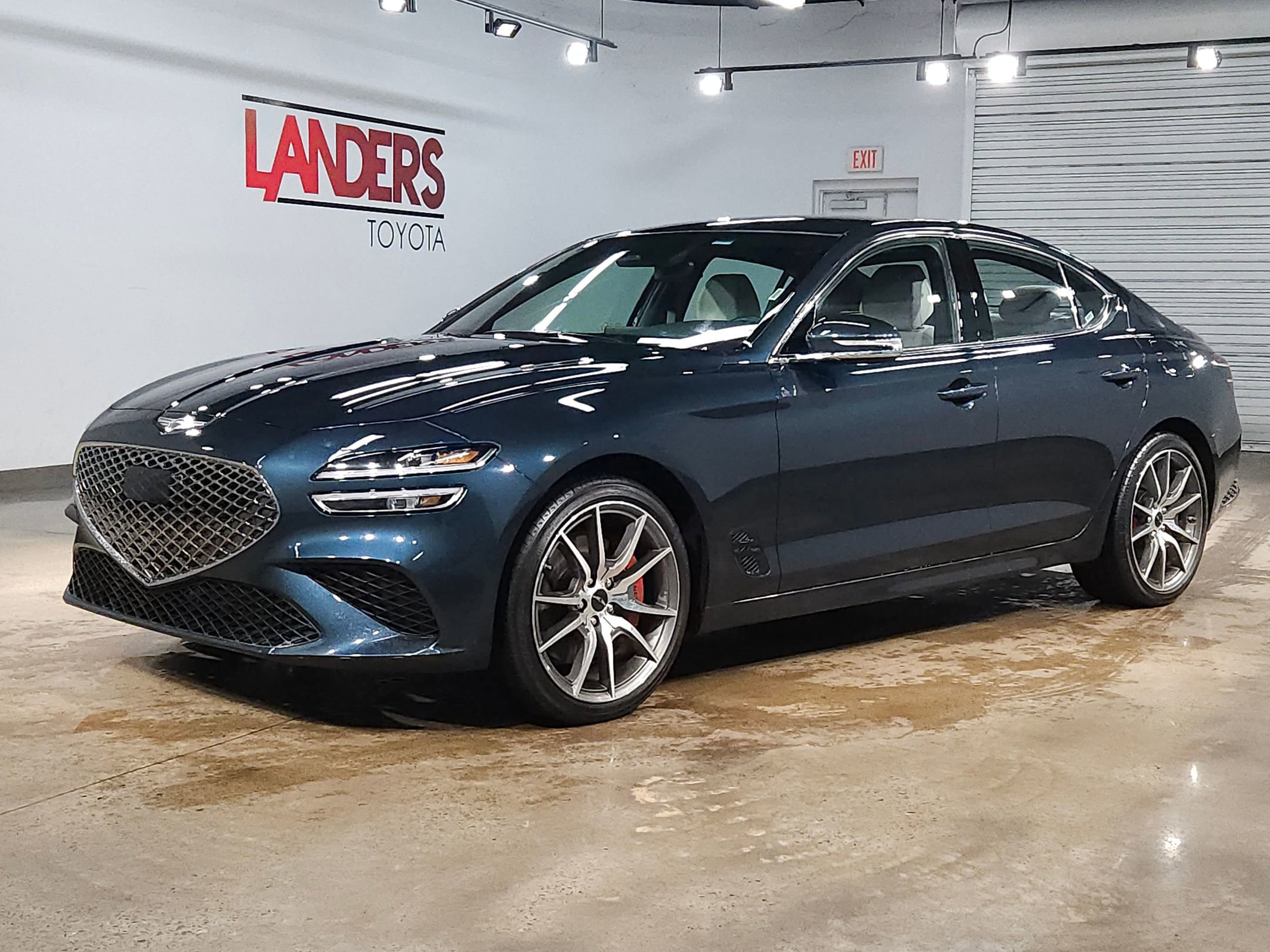 Used 2025 Genesis G70 2.5T RWD image 3