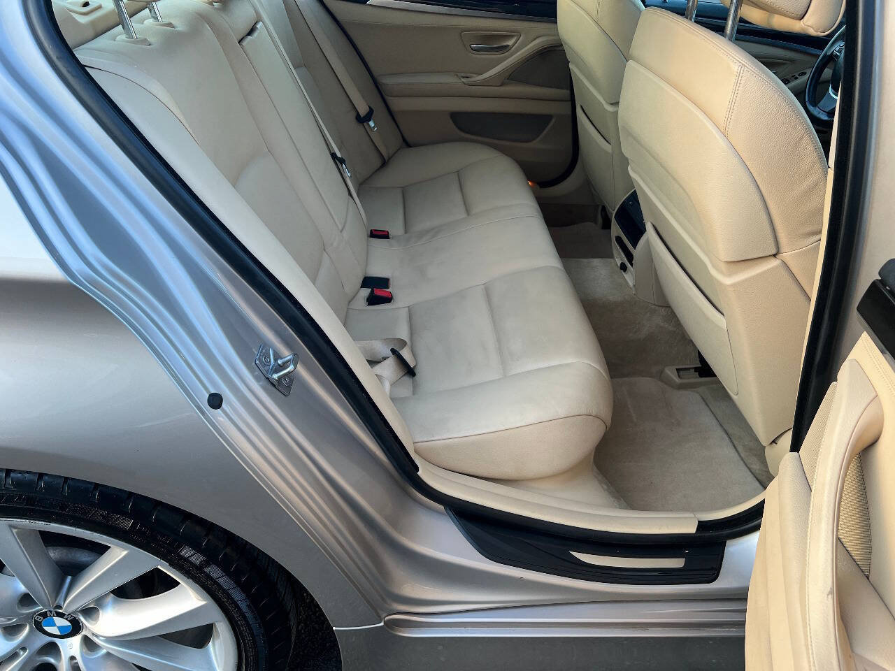 Used 2011 BMW 535i xDrive Sedan AWD/4WD image 21