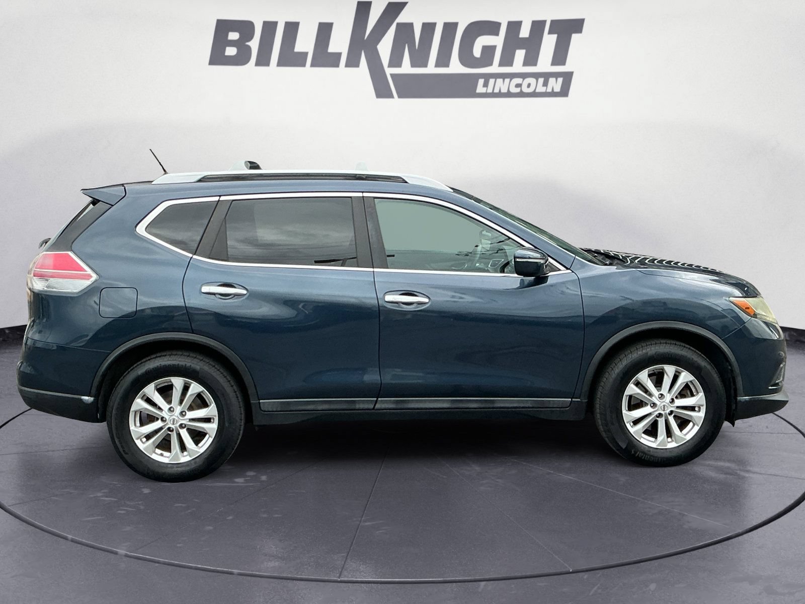 Used 2015 Nissan Rogue SV w/ SV Family Package FWD image 7