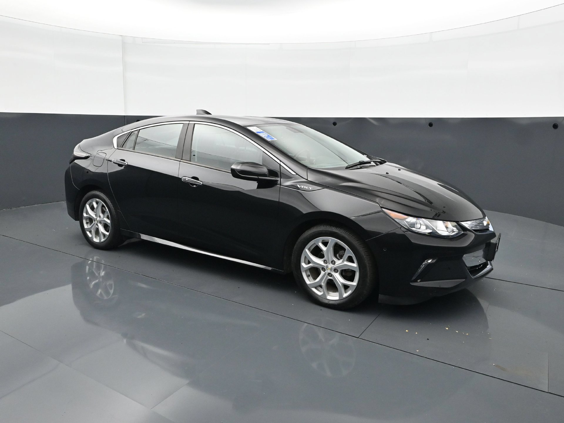 Used 2017 Chevrolet Volt Premier FWD image 9