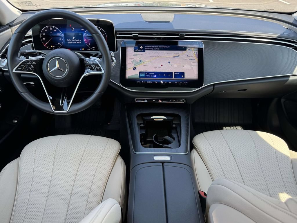 Used 2024 Mercedes-Benz E 350 4MATIC Sedan image 2
