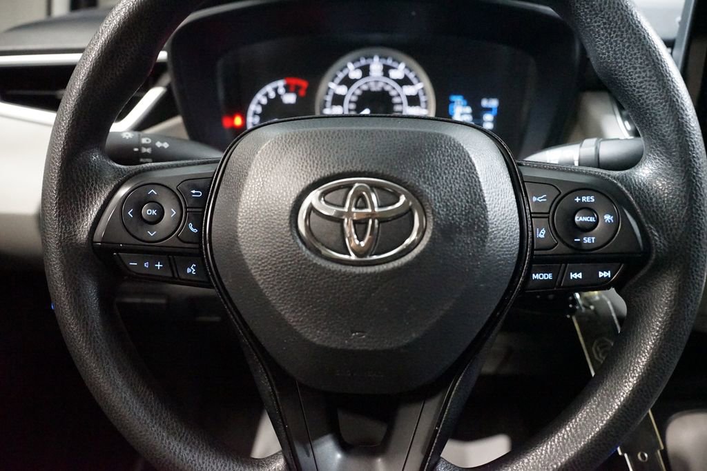 Used 2022 Toyota Corolla LE image 12