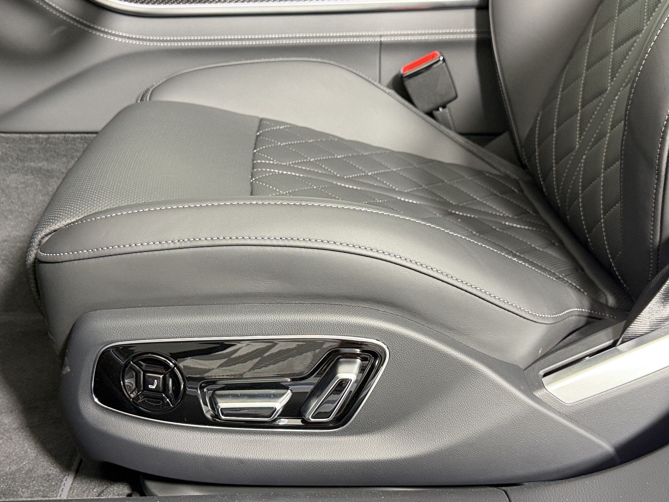 New 2027 Audi S8 AWD/4WD image 13