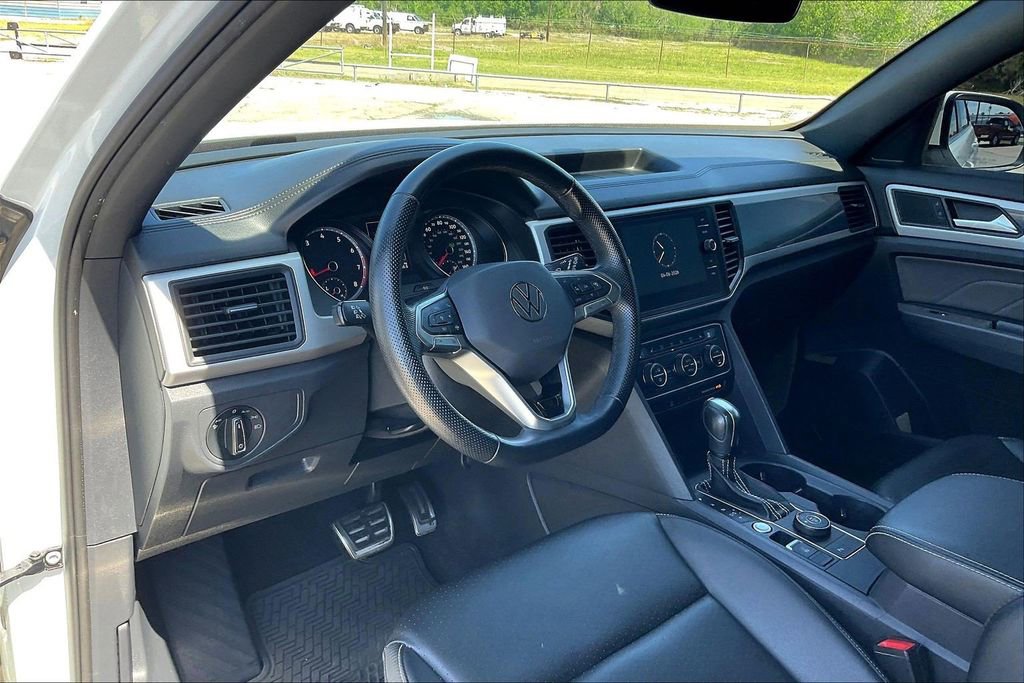 Used 2021 Volkswagen Atlas Cross Sport SE w/ Panoramic Sunroof Package AWD/4WD image 14
