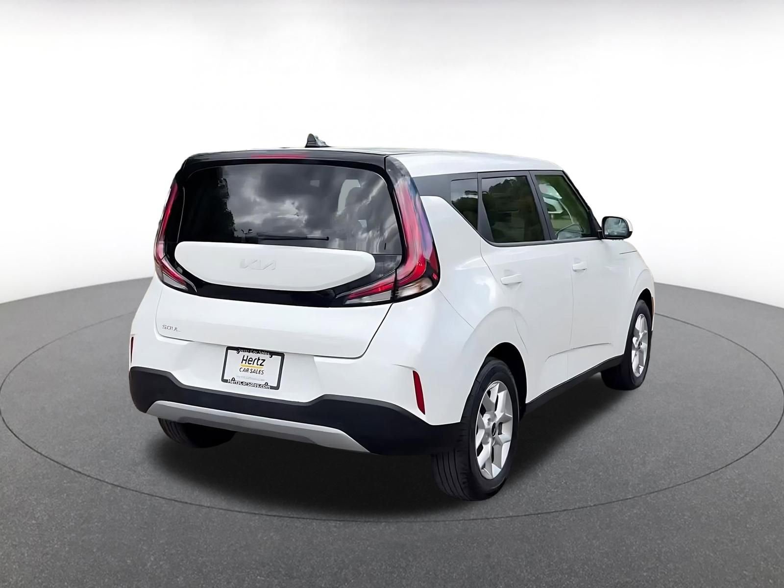 Used 2025 Kia Soul LX w/ LX Technology Package FWD image 15