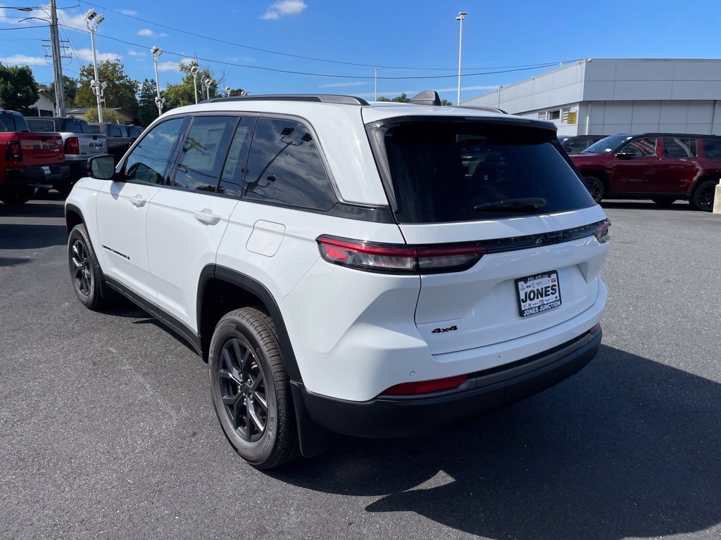 New 2027 Jeep Grand Cherokee Altitude AWD/4WD image 5
