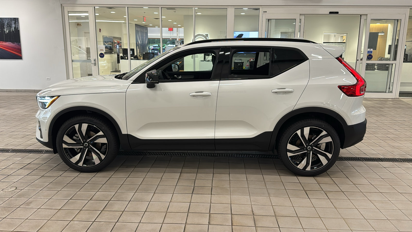 New 2026 Volvo XC40 B5 Ultra w/ Protection Package Premier AWD/4WD image 8