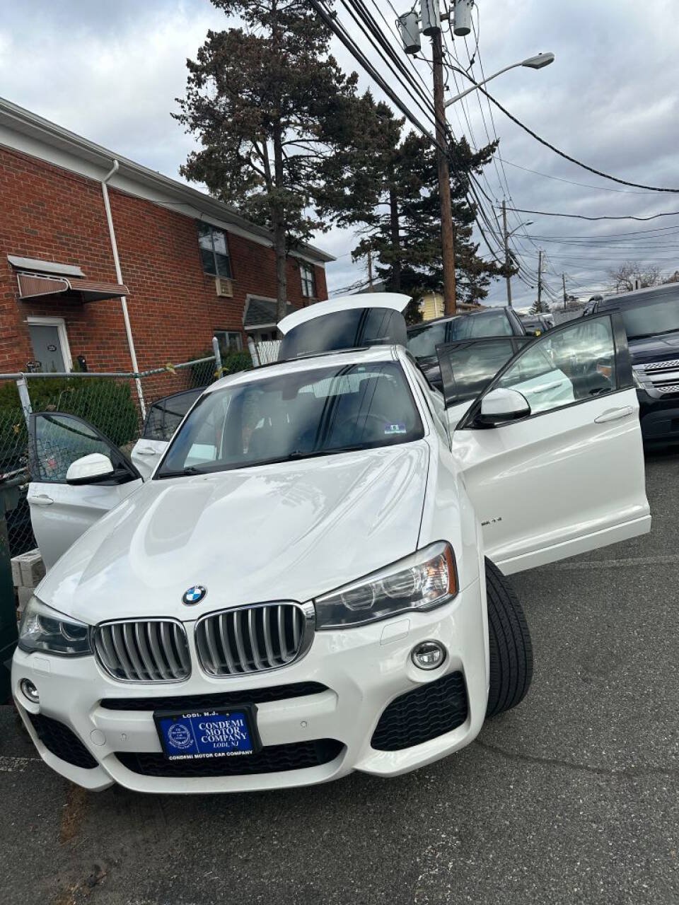 Used 2016 BMW X4 xDrive28i w/ Technology Package AWD/4WD image 2