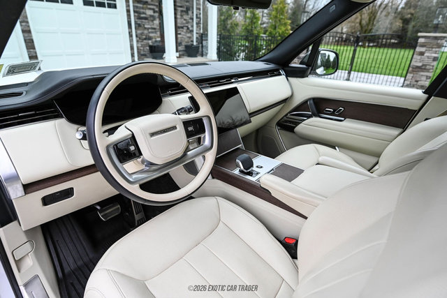 Used 2025 Land Rover Range Rover SE image 34
