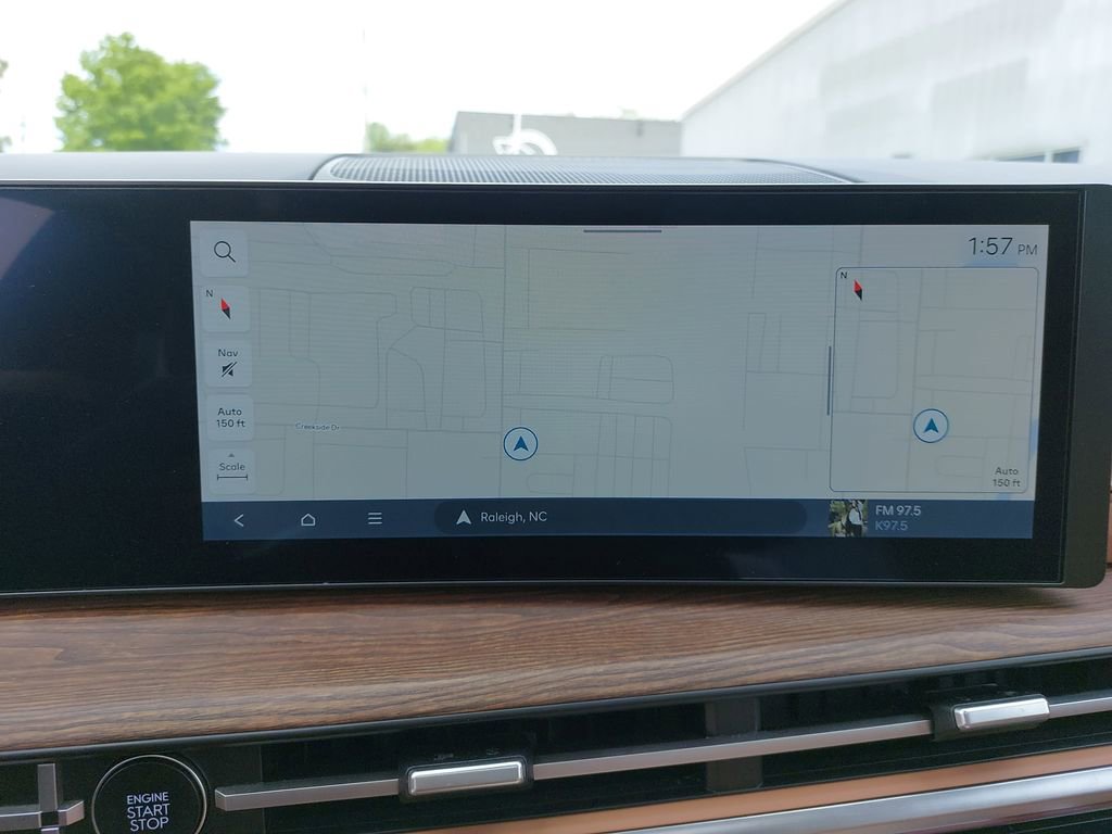 Used 2025 Hyundai Santa Fe Limited AWD/4WD image 23