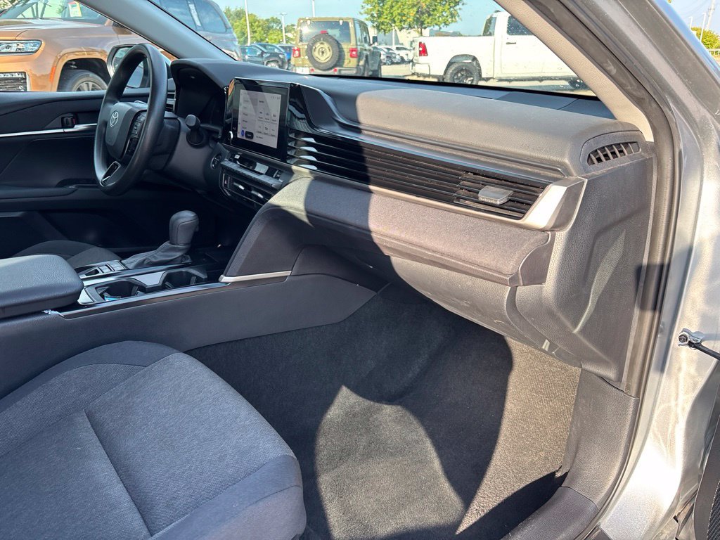 Used 2025 Toyota Camry LE FWD image 29