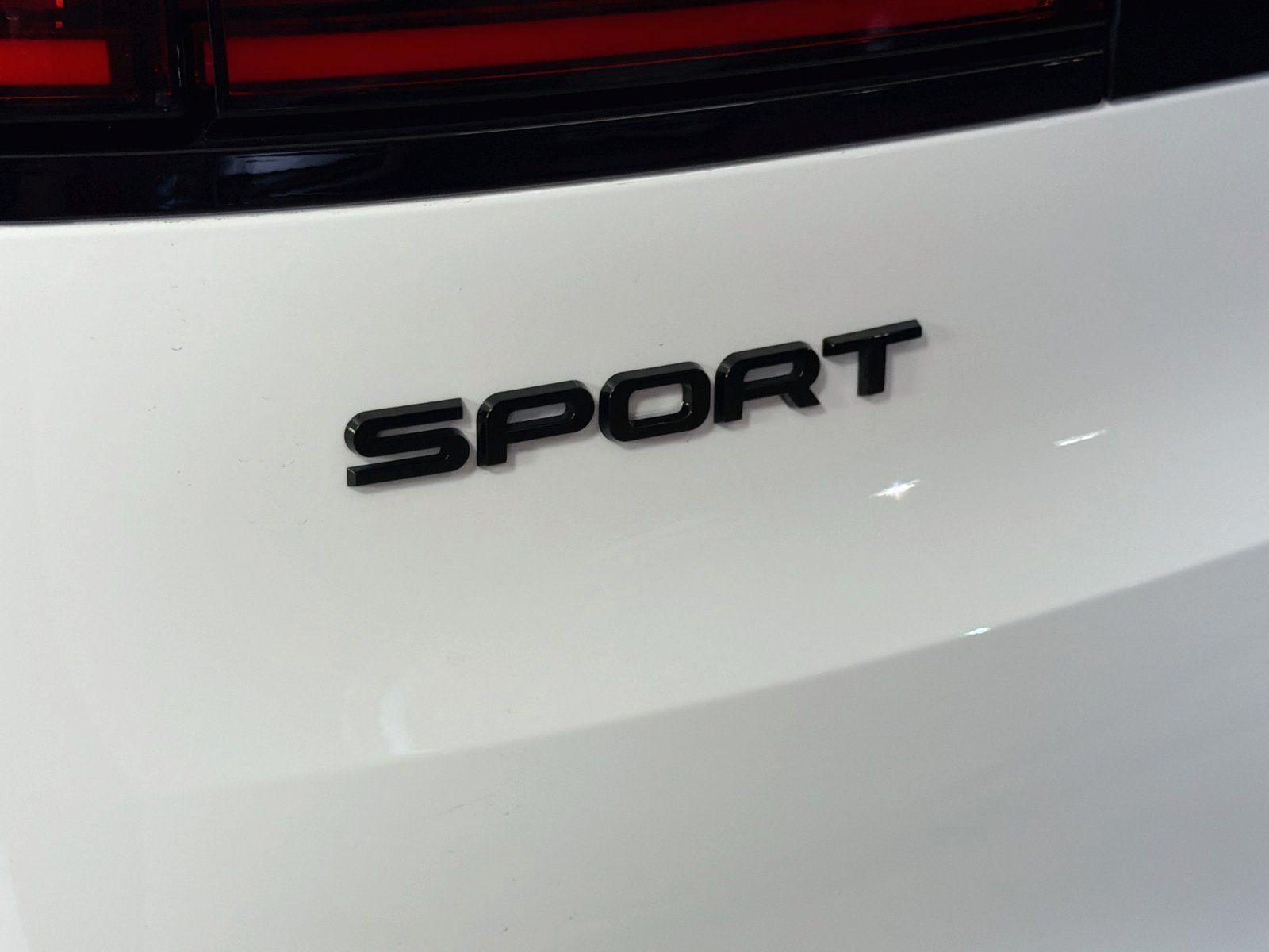 Used 2024 Land Rover Range Rover Sport SE AWD/4WD image 30