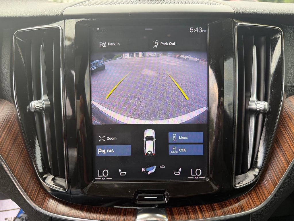 Used 2019 Volvo XC60 T6 Momentum w/ Multimedia Package AWD/4WD image 19