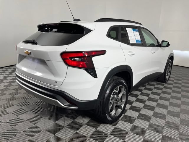 Used 2024 Chevrolet Trax LT w/ Driver Confidence Package FWD image 12