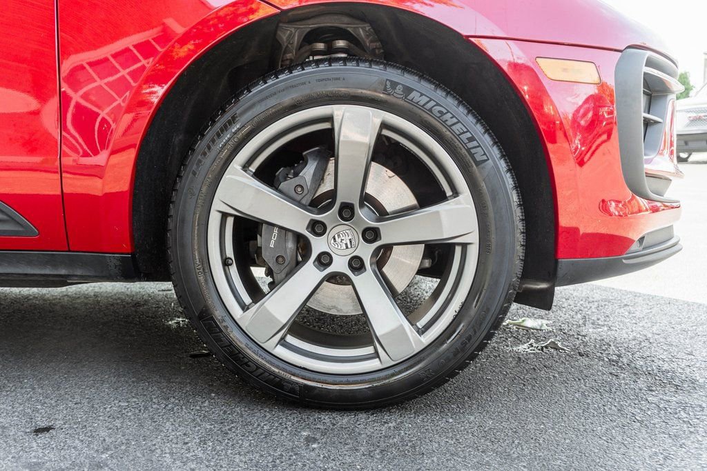 Used 2023 Porsche Macan AWD/4WD image 4