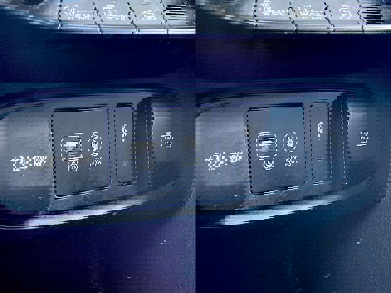 Used 2019 Hyundai Veloster 2.0 Premium image 24