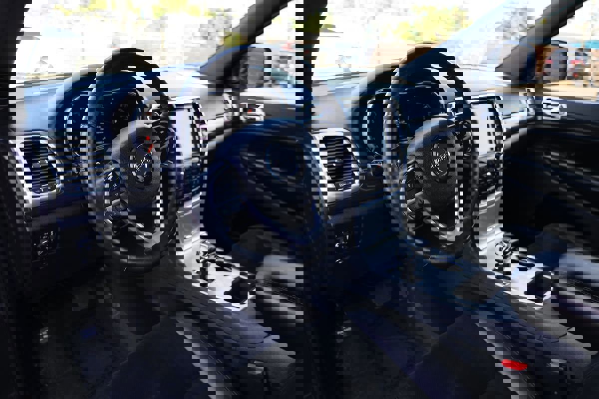 Used 2015 Jeep Grand Cherokee Altitude image 20