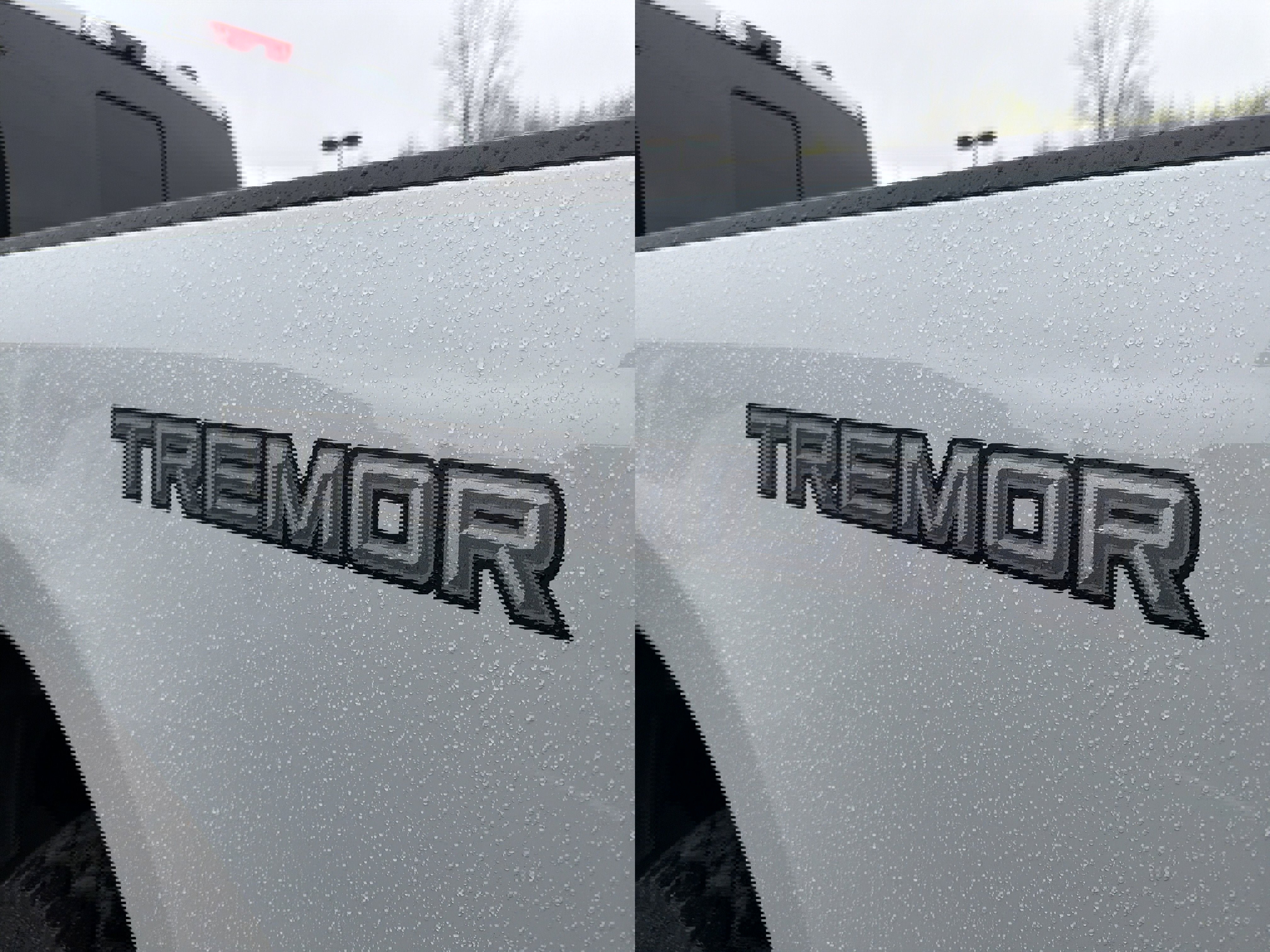 Used 2025 Ford F250 Lariat w/ Tremor Off-Road Package image 10