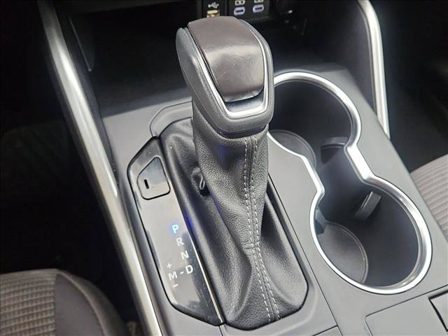 Used 2025 Toyota Highlander LE FWD image 12