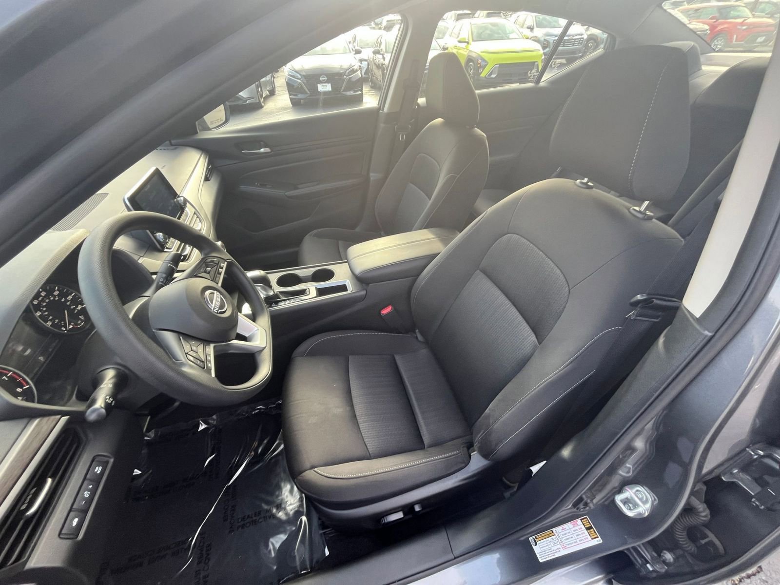 Used 2025 Nissan Altima 2.5 SV image 30