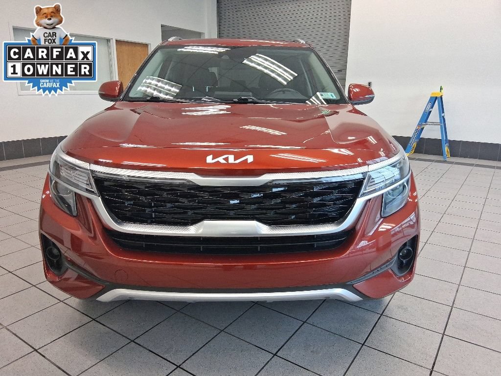 Used 2023 Kia Seltos S w/ Navigation Package FWD image 3